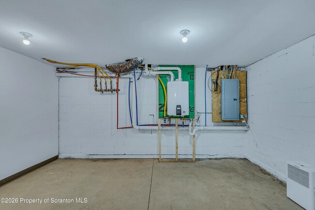 Building Photo - 121 Morris Ave