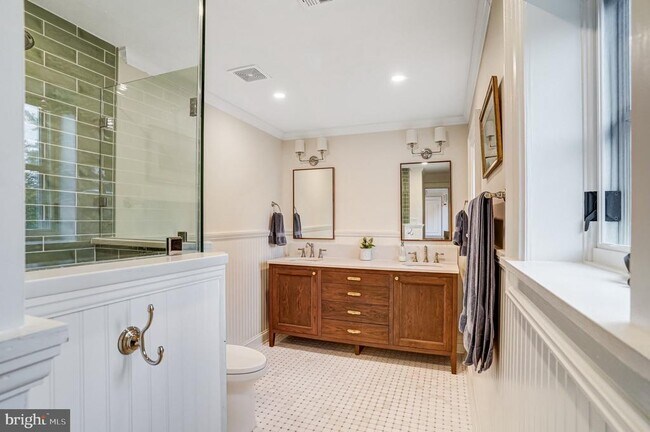 Building Photo - 7153 Main St