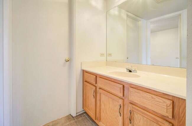 Building Photo - 5323 N 19th Ave