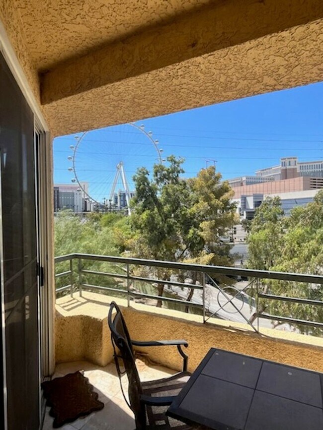 Building Photo - Meridian Luxury 1 Bed | 1 Bath Condo