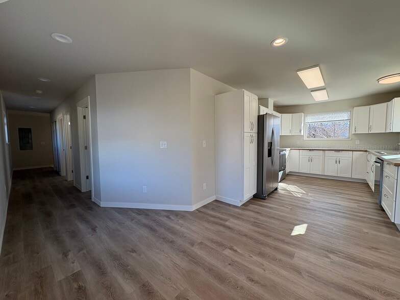 Building Photo - 2210 Arden Ct N