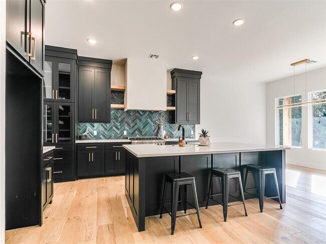 Building Photo - 2117 Aminas Wy