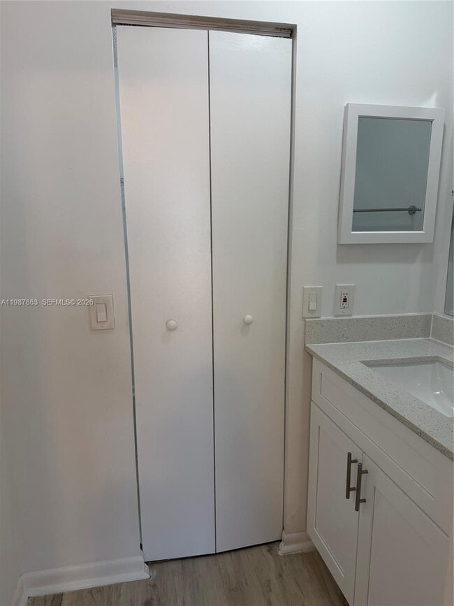 Building Photo - 1419 Yellowthroat St