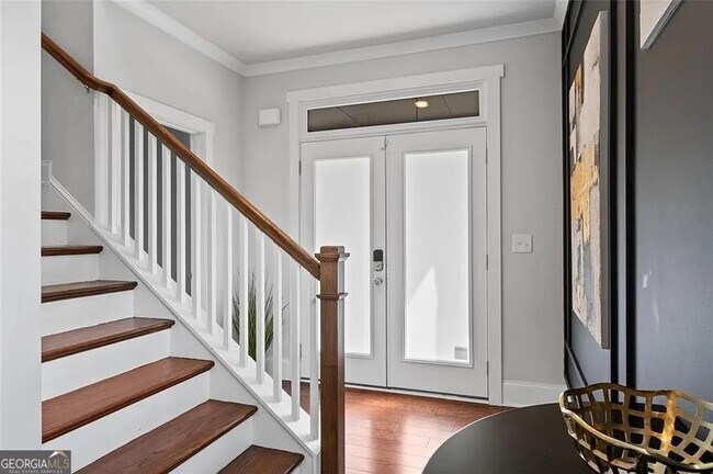 Building Photo - 813 Coleman St SW