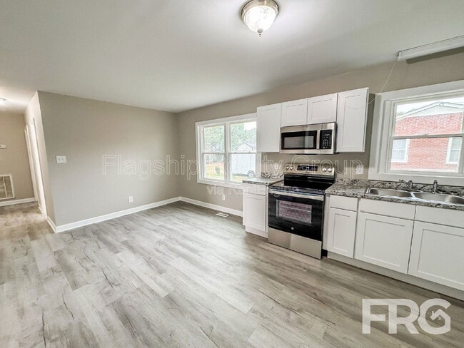 Building Photo - 530 Hillcrest Ave