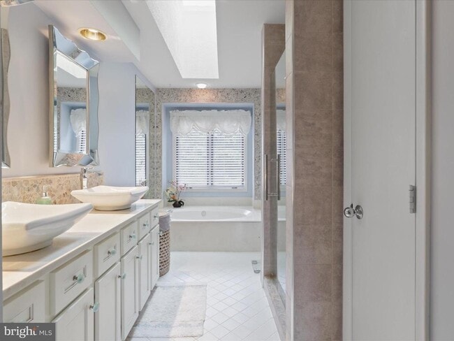 Building Photo - 1307 Wedgewood Manor Way