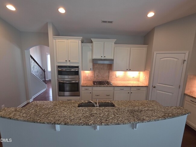 Building Photo - 6007 Peachtree Town Ln