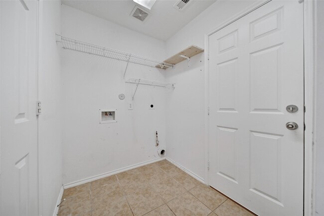 Building Photo - 5802 Spring Sunrise Dr