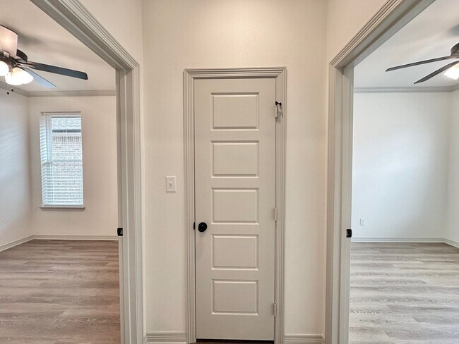 Building Photo - Coming Soon: 3 Bedroom 2 Bath Home in Tyler!