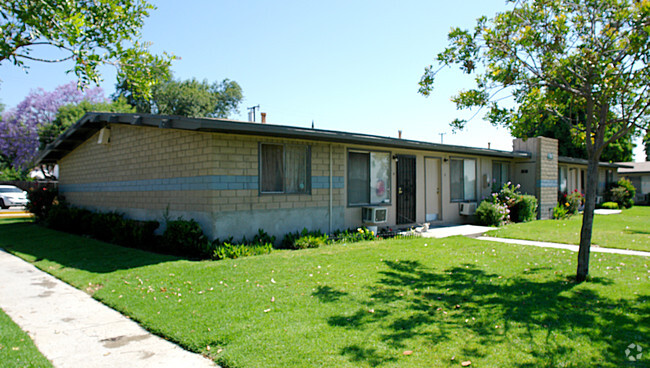 Building Photo - Casa Corona