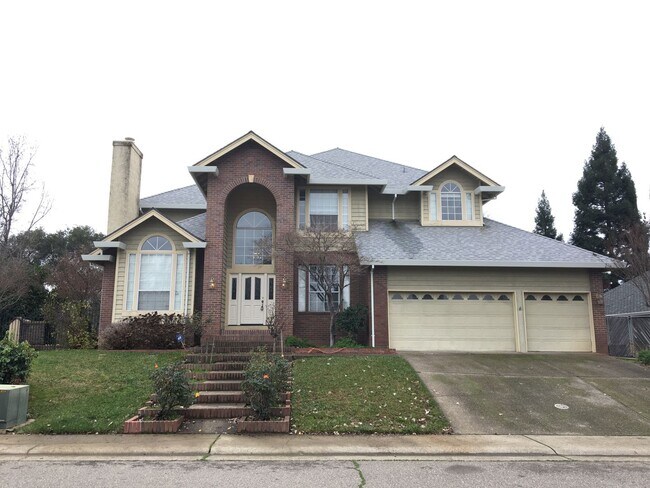 Building Photo - 5 Bedroom Home with a POOL in Folsom