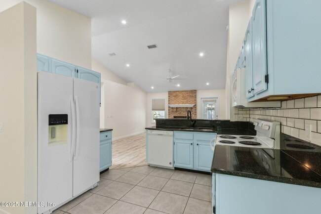 Building Photo - 2145 Cashen Wood Dr