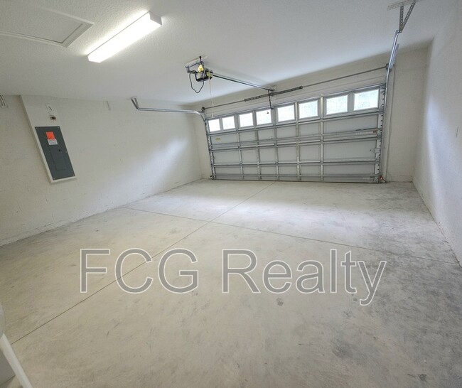 Building Photo - 9900 N Langdon Rd