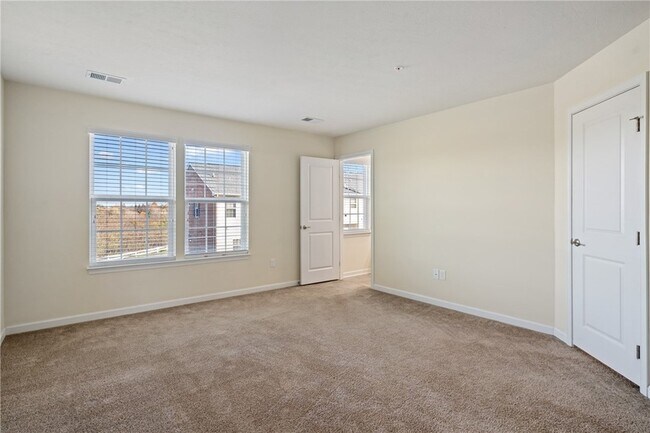 Building Photo - 1966 Georgetown Dr