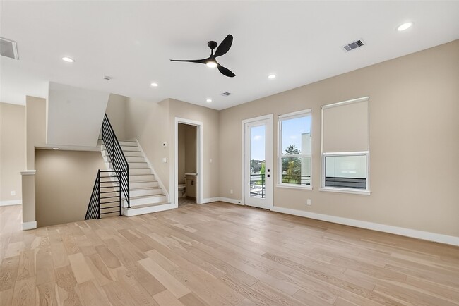 Building Photo - 2511 N MacGregor Way