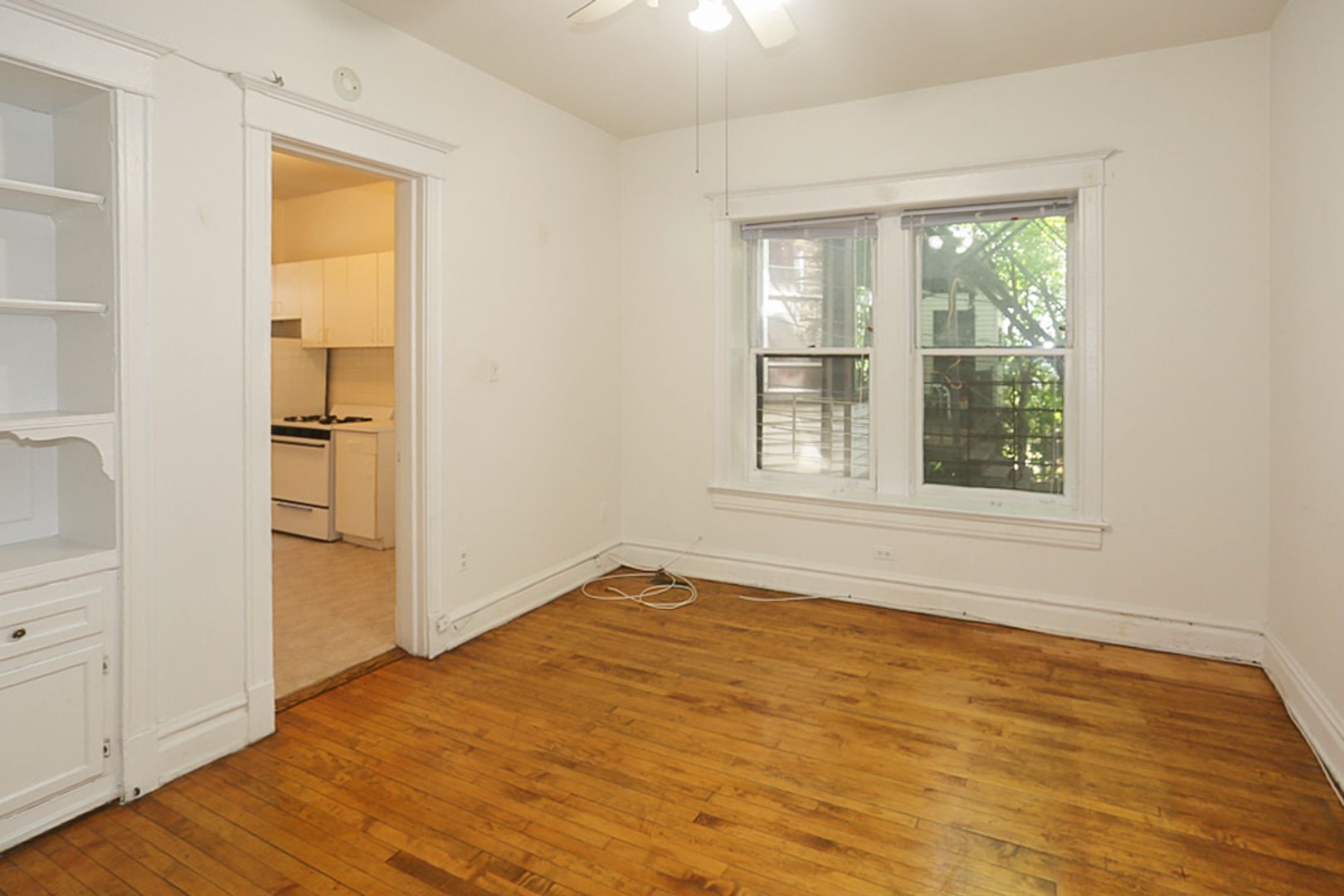 Building Photo - 853 W Lill Ave