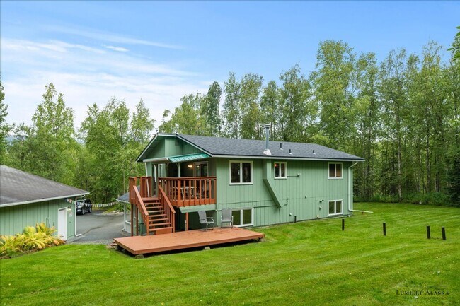 Building Photo - Beautiful 4 Bedroom 2 Bathroom House!