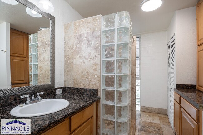 Building Photo - 240 Lili?uokalani Ave