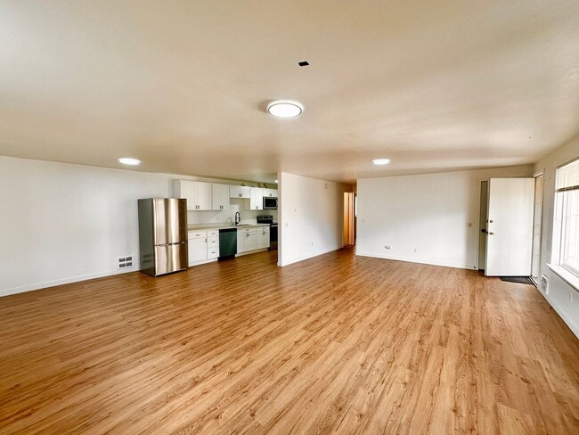 Building Photo - 7115 44th Ave S