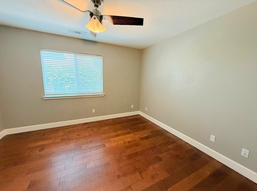 Building Photo - 1018 Kiwi Ct