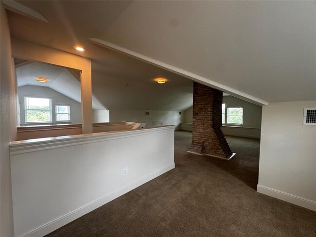 Building Photo - 1216 W 22nd St