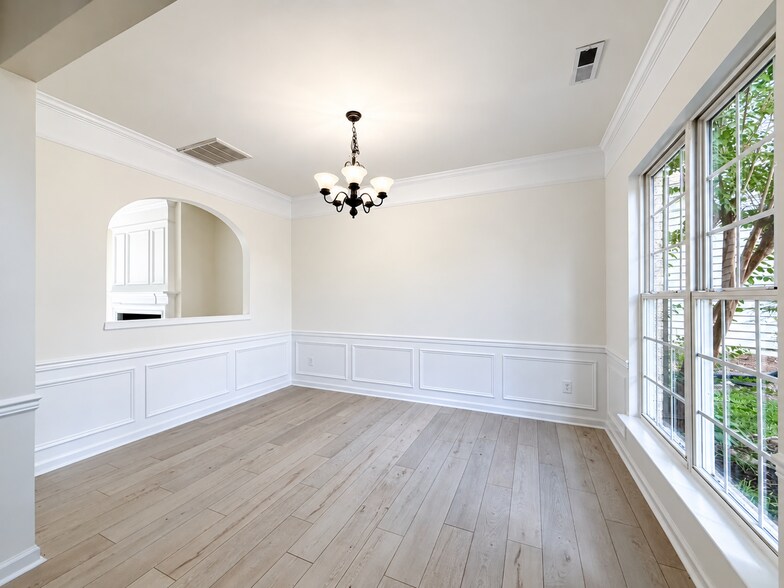 Building Photo - 112 Huntersville Rd