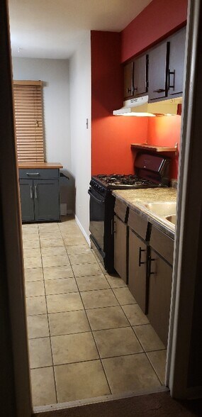 Building Photo - 4327 Lindenwood Dr