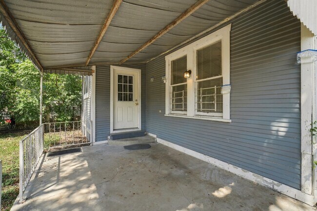 Building Photo - 1114 Gibbs St