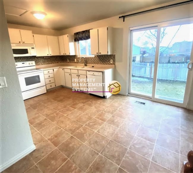 Building Photo - 4 Bedroom Home in Taylorsville!