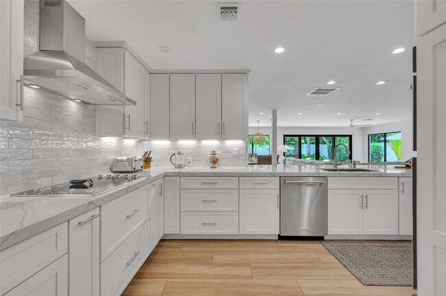 Building Photo - 2205 SE 19th St