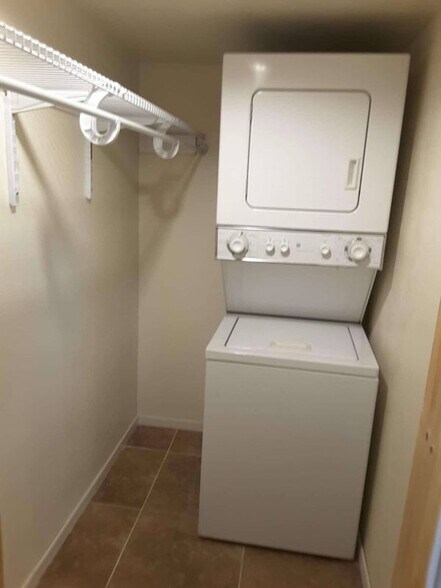 Building Photo - 911 Daugherty Rd