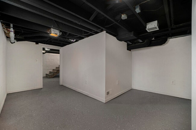 Building Photo - 1007 Mohawk Ave