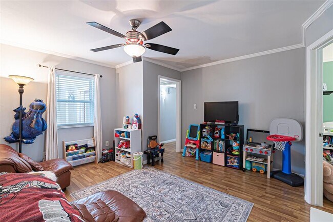 Building Photo - 5611 Winding Way Dr