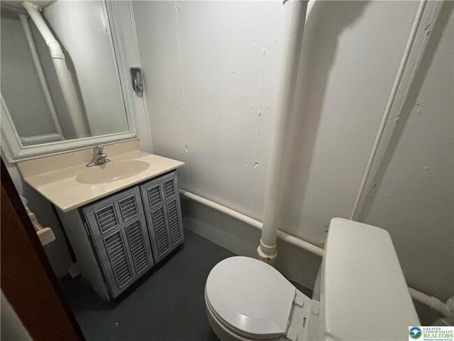 Building Photo - 616 Banks St