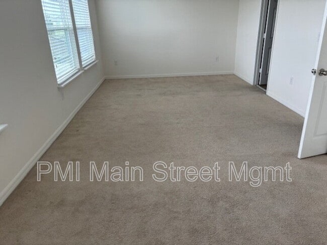 Building Photo - 8130 Red Stopper Ln