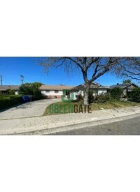 Building Photo - 925 Charleston Ave