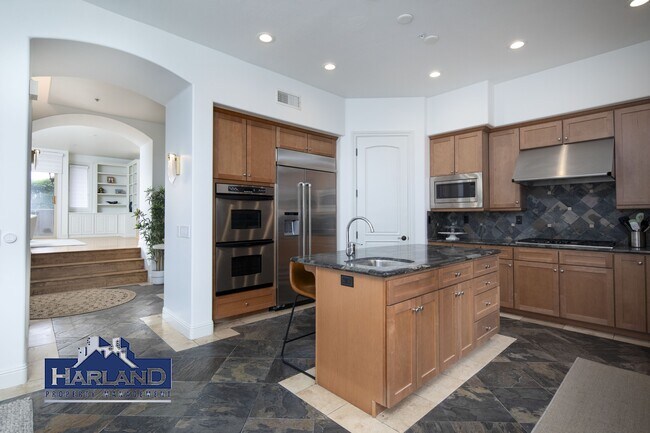 Building Photo - 760 Bonair Pl