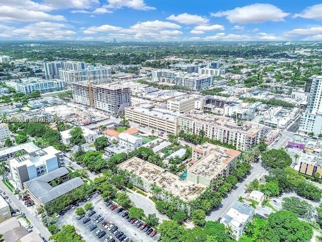 Building Photo - 2005 Jefferson St