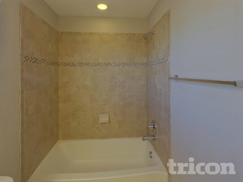 Building Photo - 6221 Vickie Ln