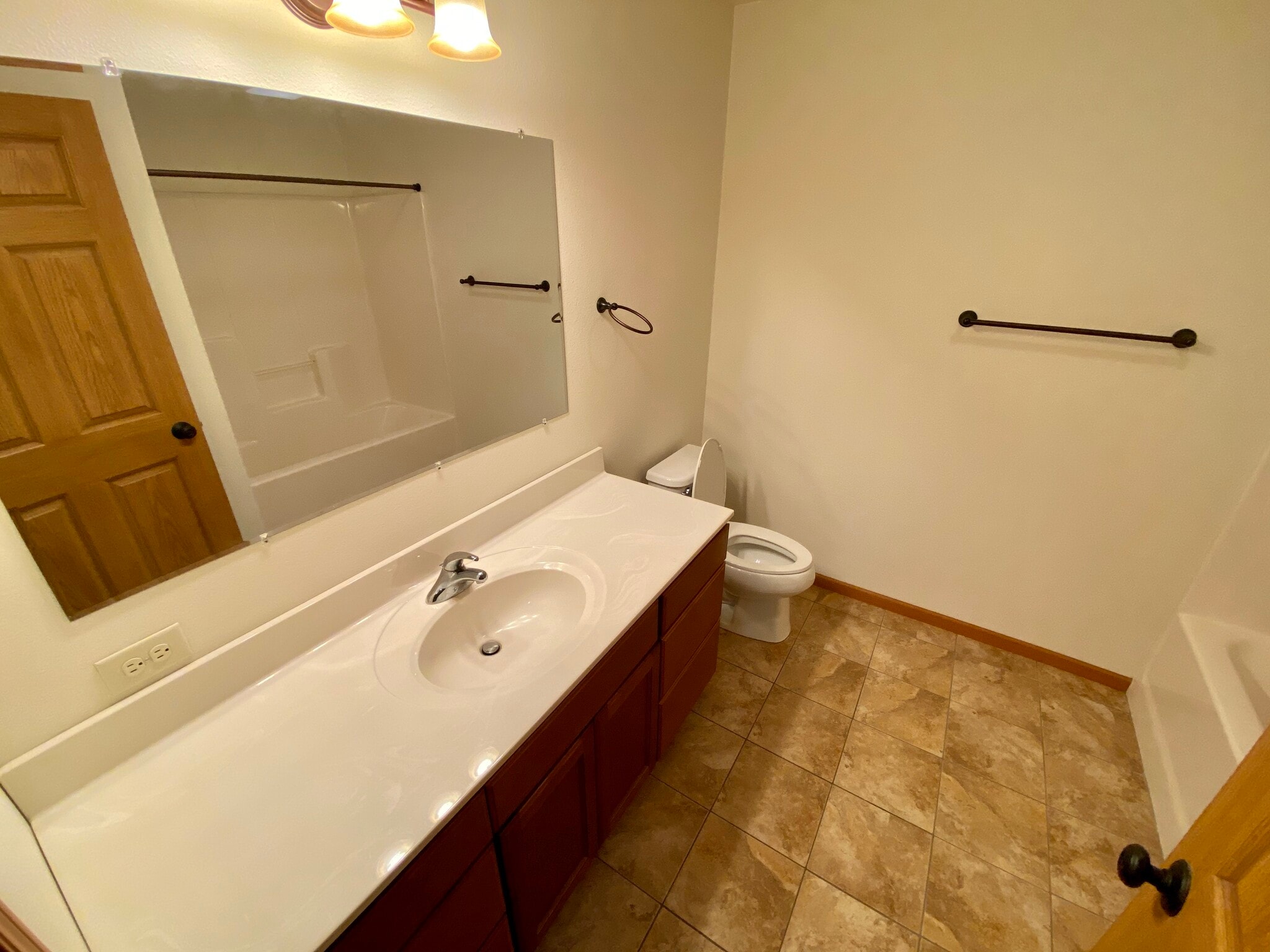 Building Photo - 3809 Cliffside Dr