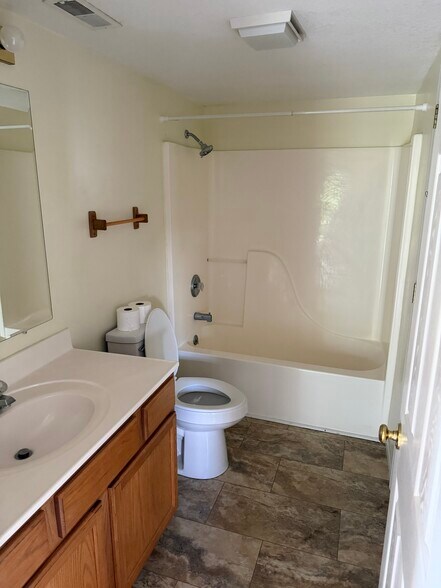Building Photo - 406 Morgan Dr