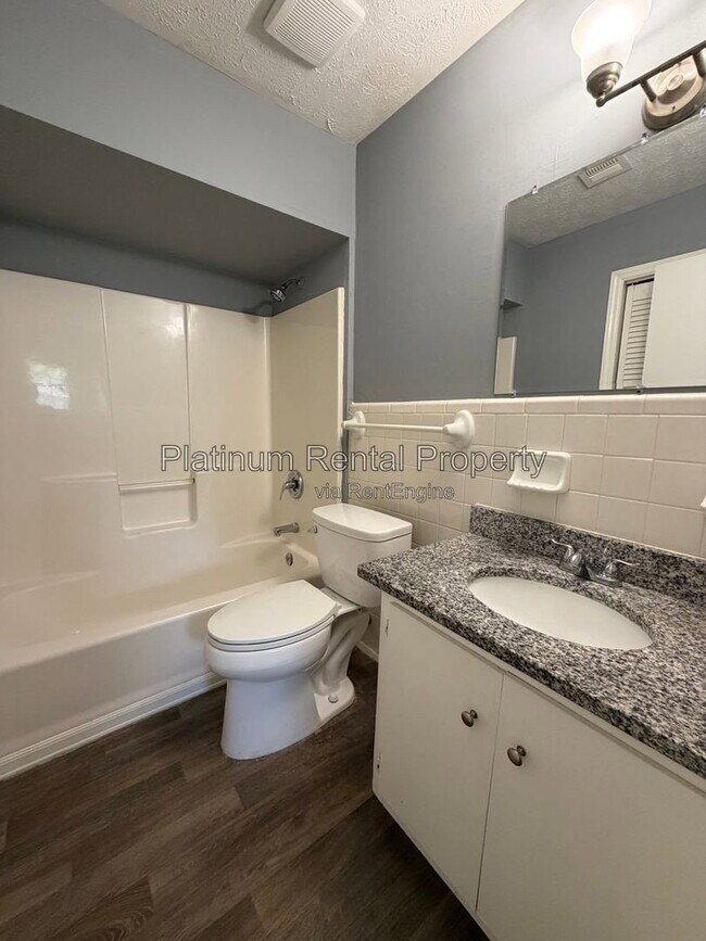 Building Photo - 1512 Waverly Way