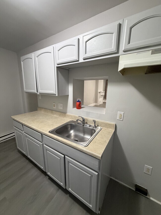 Building Photo - 1442 N Newkirk St