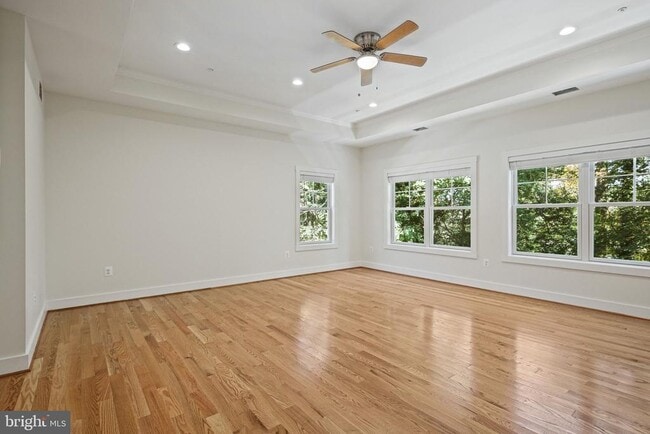 Building Photo - 922 Waterview Dr