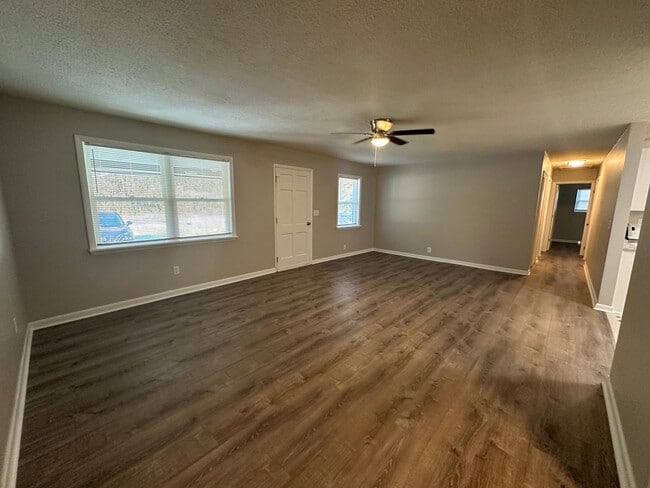 Building Photo - 811 Allen St