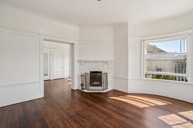 Building Photo - 1704 Steiner St
