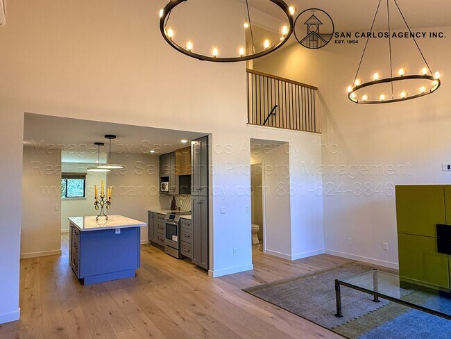 Building Photo - LESLA (I/O)