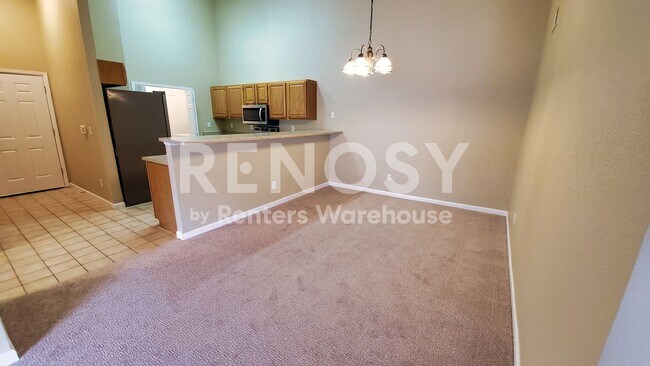 Building Photo - Available August 2026 - 2 bedroom + Office Penthouse condo new paint, carpet, Whirlpool appliance...