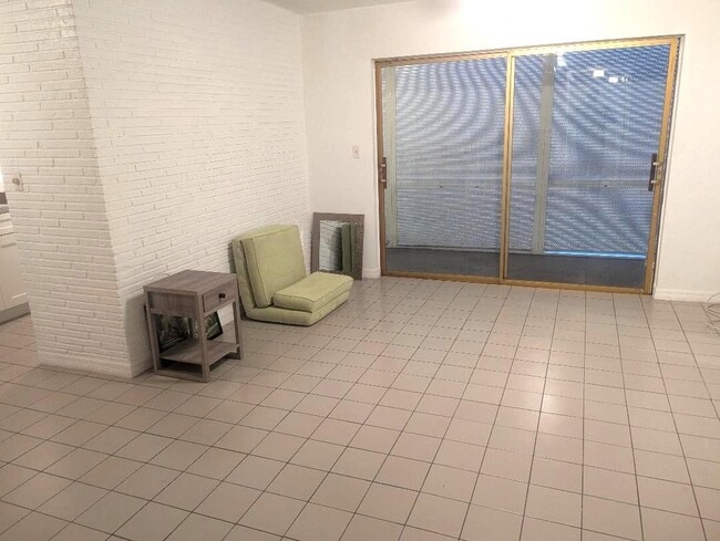 Building Photo - 20400 NW 7th Ave