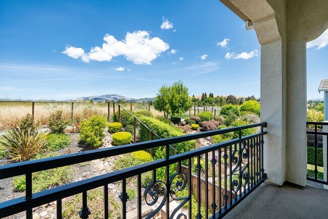 Building Photo - Tassajara Cottages Danville Home - Super Convenient Location